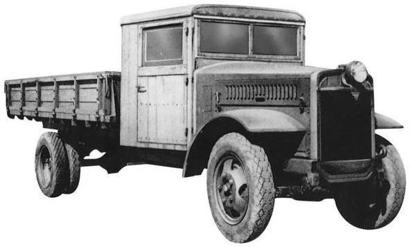 Camion Toyota KC avec un phare 1942