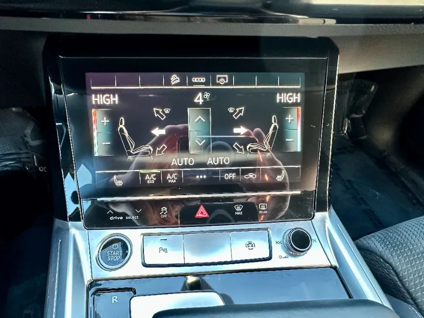 Audi e-tron S-Line Image 14