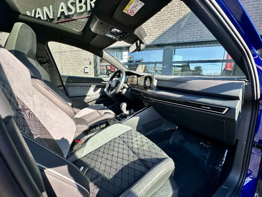 Volkswagen Golf VIII R-Line 1.5 TSi Image 6