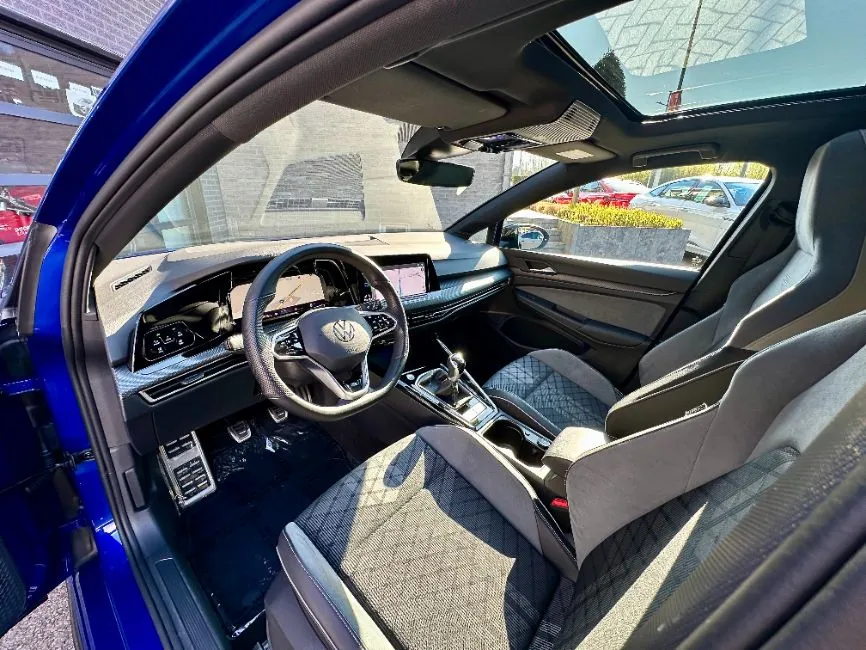 Volkswagen Golf VIII R-Line 1.5 TSi Image 7