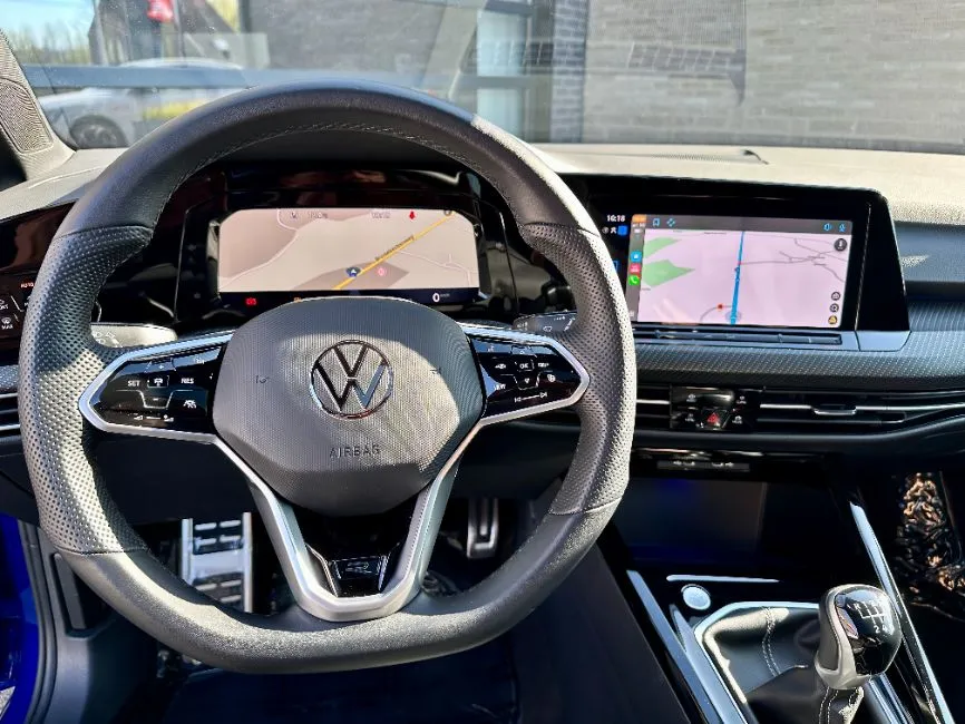 Volkswagen Golf VIII R-Line 1.5 TSi Image 9