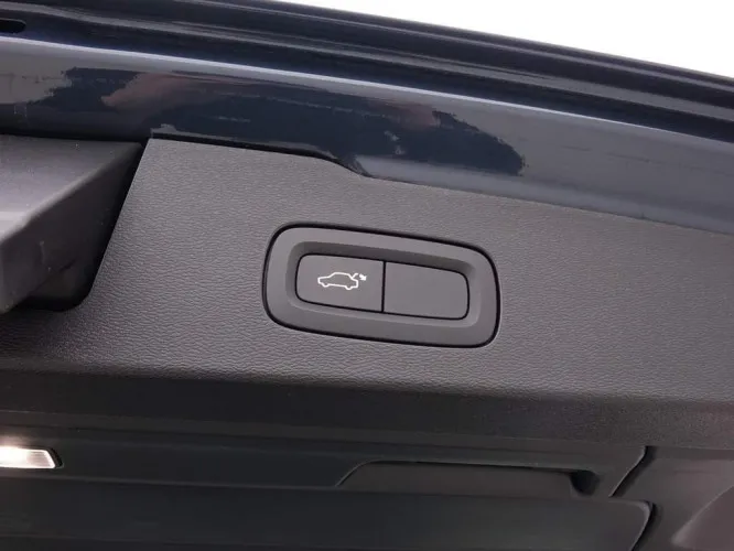 Volvo V60 2.0 D3 150 PK Inscription + GPS + Leder/Cuir + LED Image 7