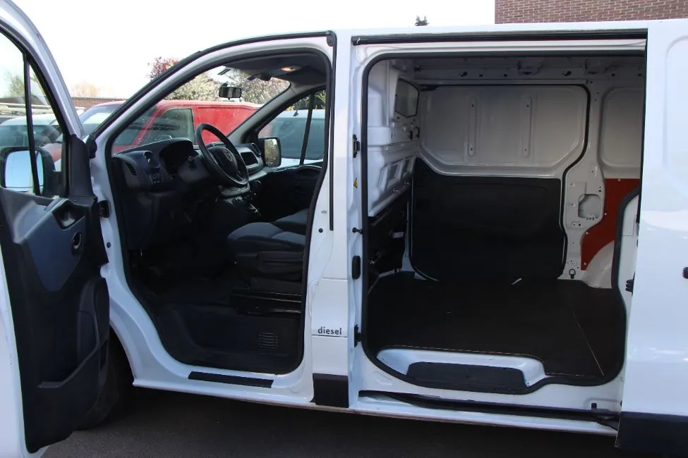 Opel Vivaro 1.6 Cdti Airco EU6 Warranty Image 6