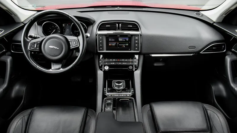 Jaguar F-PACE 2.0D PRESTIGE 4x4 Automatic Image 9