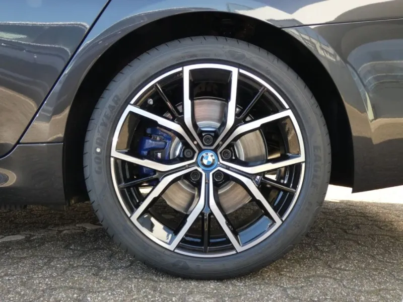 BMW 545 e xDrive =M-Sport= Exclusive/Individual Гаранция Image 3