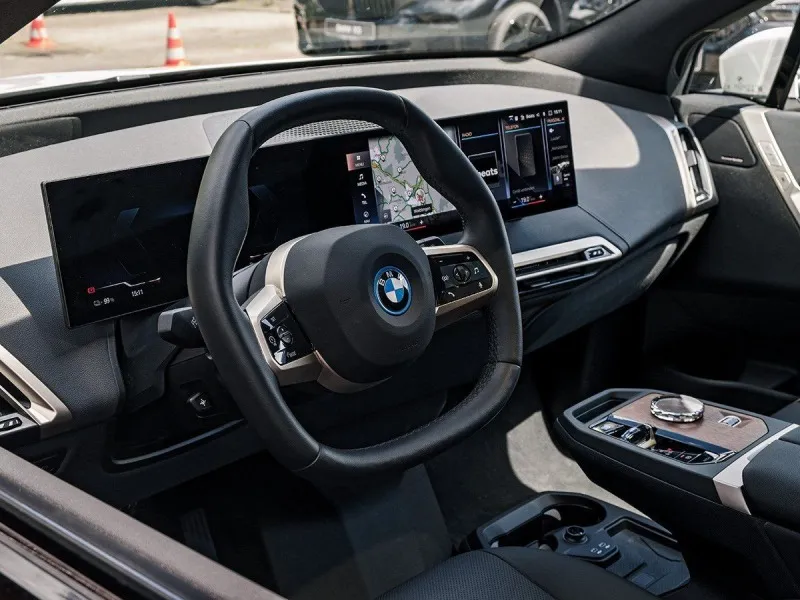BMW iX xDrive40 =Sport Package= Sky Lounge Гаранция Image 5