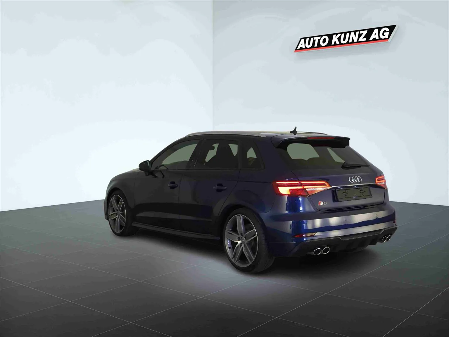 Audi S3 Sportback 2.0 TFSI quattro  Thumbnail 2