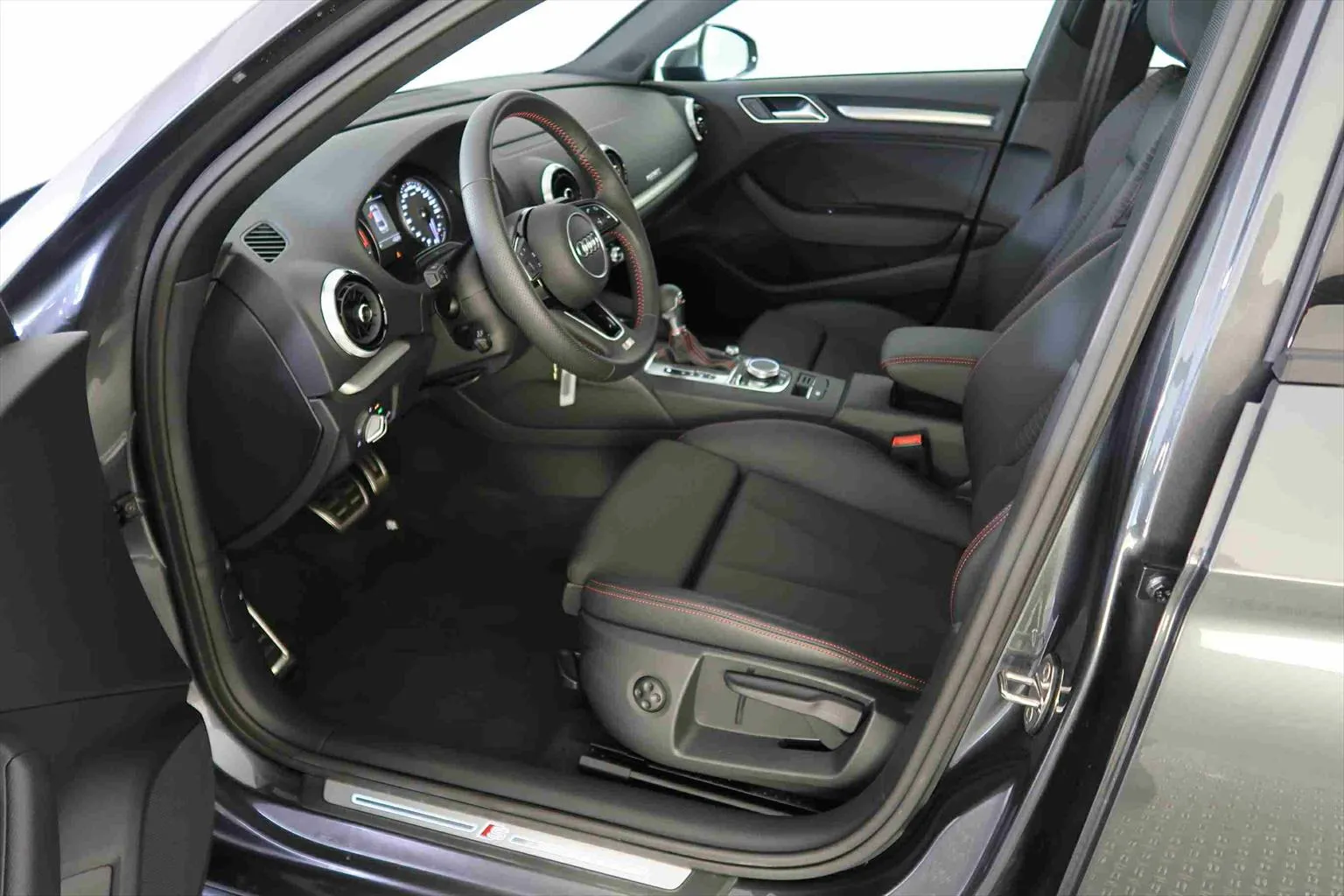 Audi S3 Limousine 2.0 TFSI quattro Magnetic Ride  Image 6