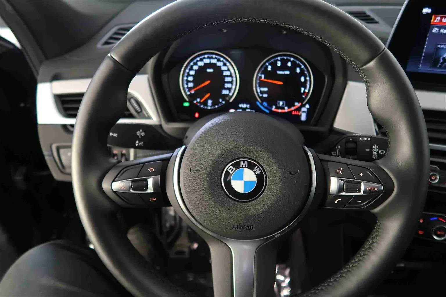 BMW X1 xDrive 20i M Sport Automat  Image 10