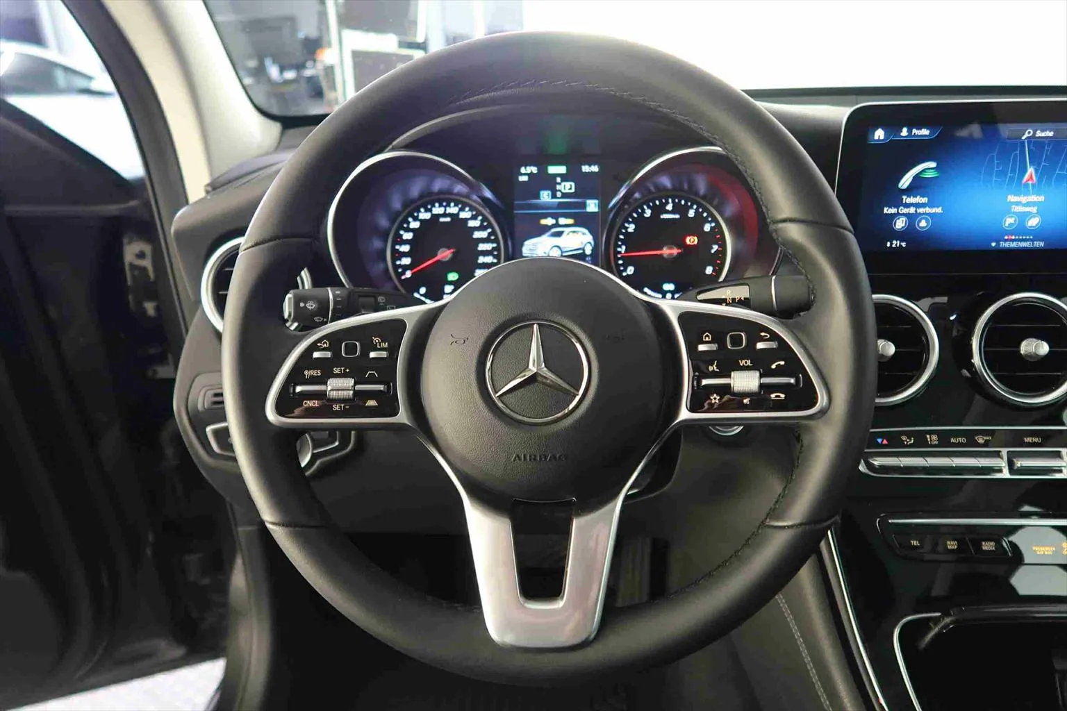 Mercedes-benz GLC 300 4Matic 9G-Tronic  Image 10