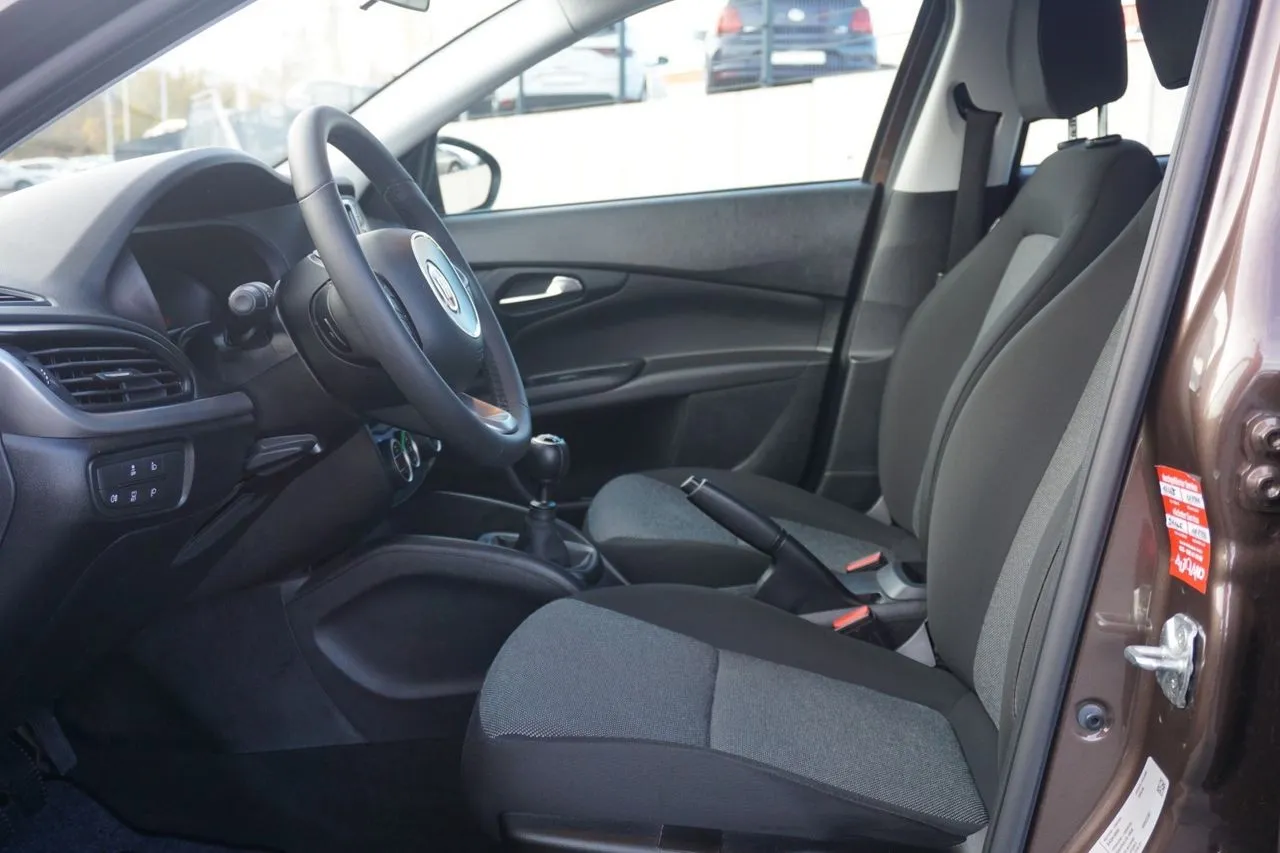 Fiat Tipo Hatchback 1.4 16V Navi...  Image 9