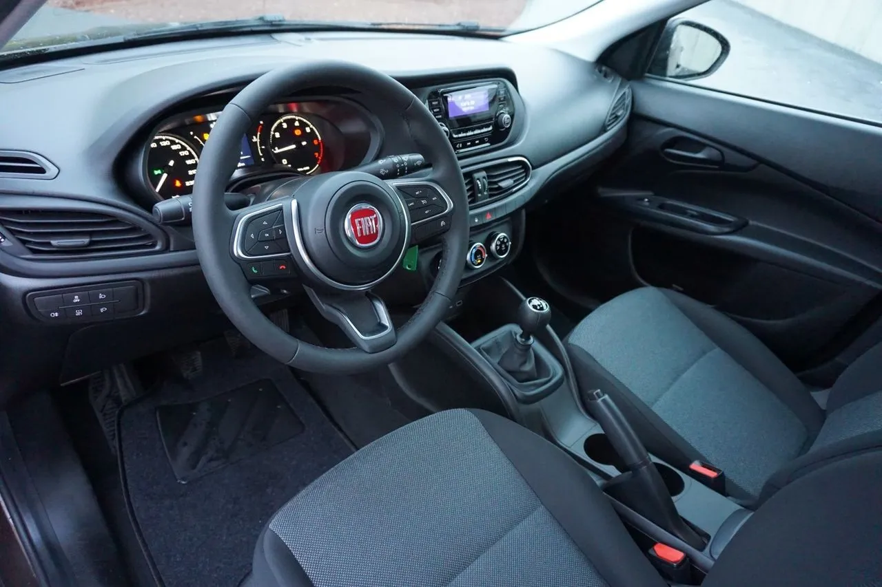 Fiat Tipo Hatchback 1.4 Bluetooth...  Image 9