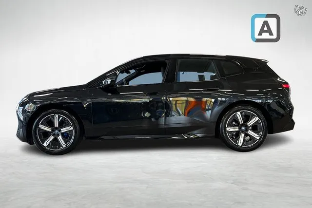 BMW iX xDrive40 - Upea sähköauto nopeaan toimitukseen Image 5