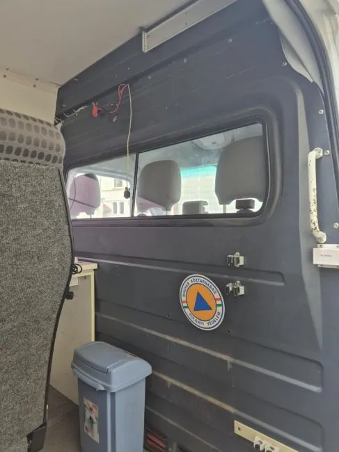 Mercedes-Benz Sprinter 413 4X4 Image 2