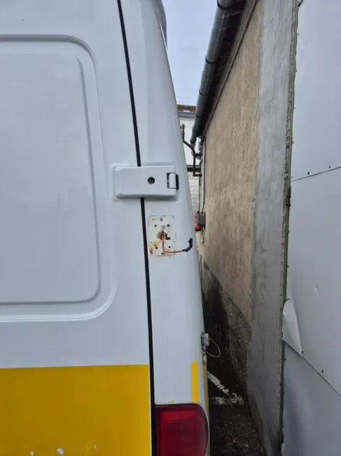 Mercedes-Benz Sprinter 413 4X4 Image 4