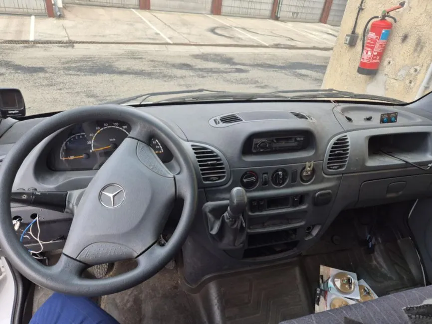 Mercedes-Benz Sprinter 413 4X4 Image 5