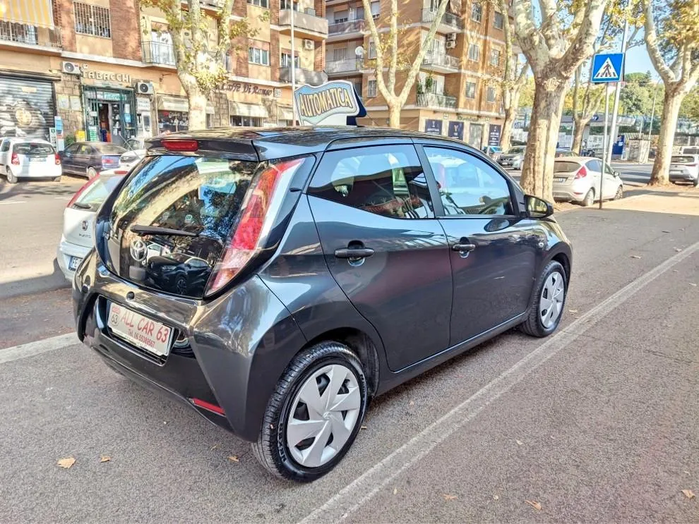 TOYOTA Aygo  Image 4