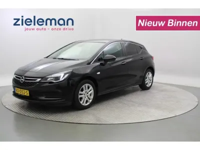 Opel Astra 1.0 Turbo Business + Navi