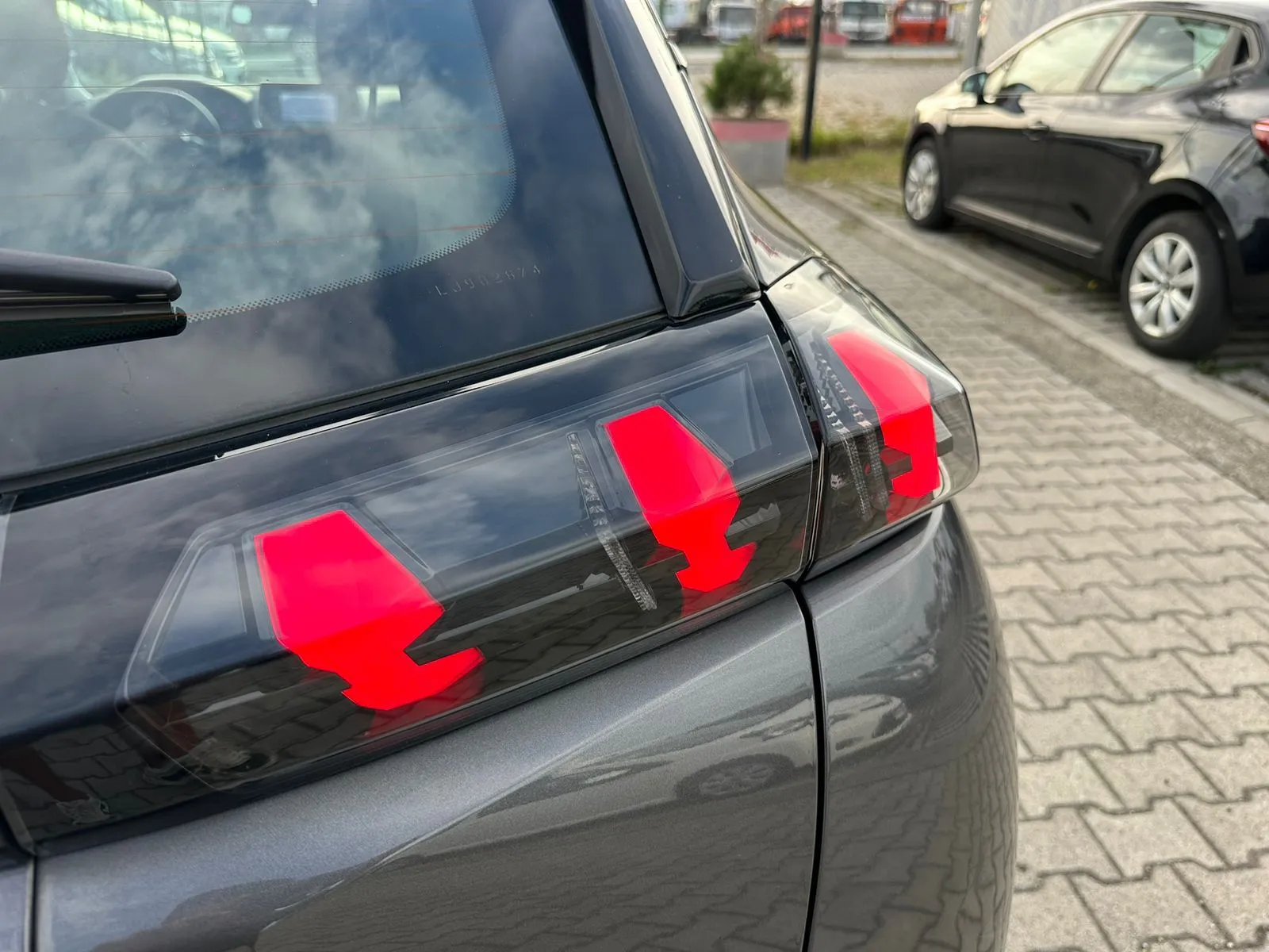 Peugeot 2008 1.5 HDI NOVO NOVO NOVO Image 8