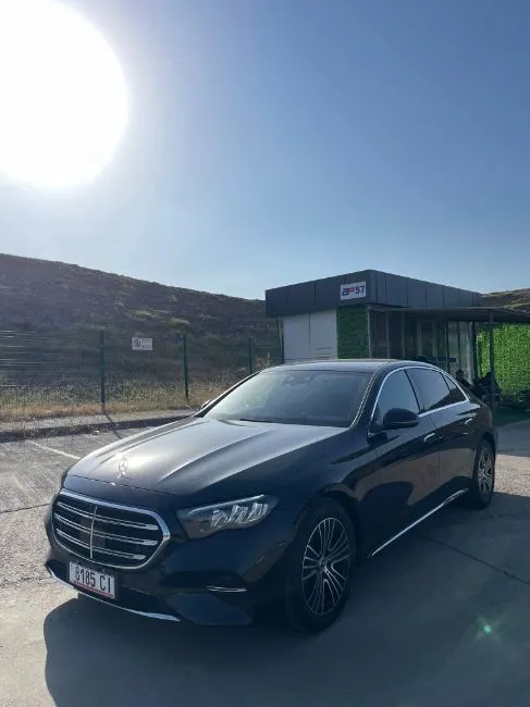 Mercedes-Benz E 260  Image 4