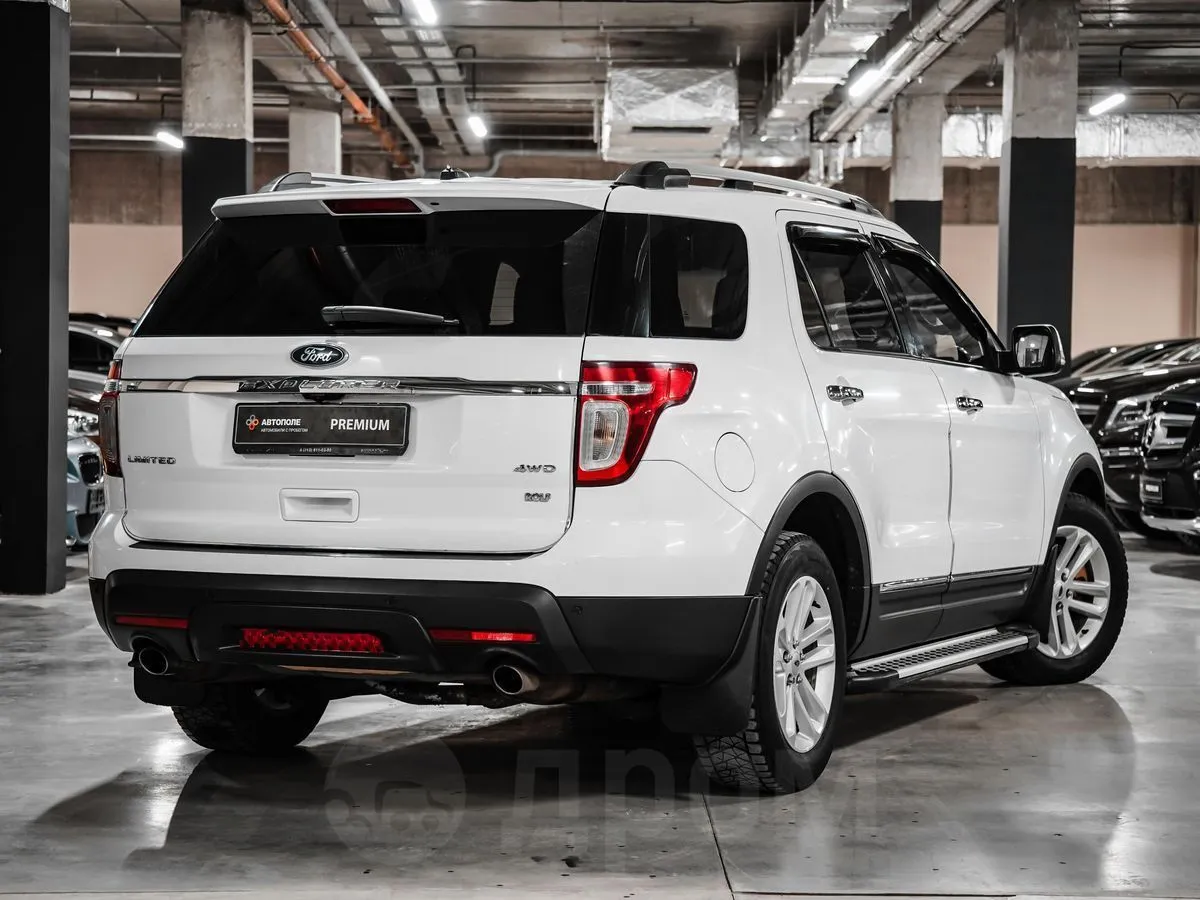 Ford Explorer  Image 7