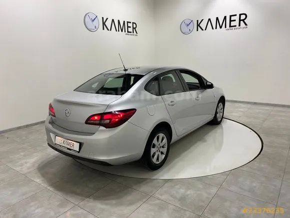 Opel Astra 1.6 Edition Plus Image 2