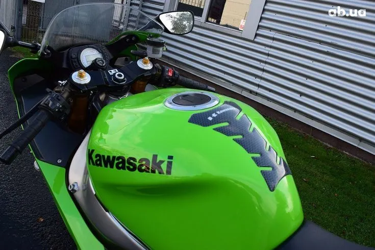 Kawasaki ZX  Image 7